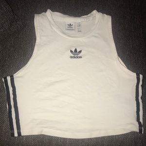 Classic trefoil crop top